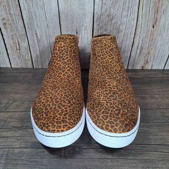 Clarks Pawley Adwin Cheetah Suede Ankle ZipUp Sneaker Bootie Women's 10 M (NWOB) - Picture 2 of 9